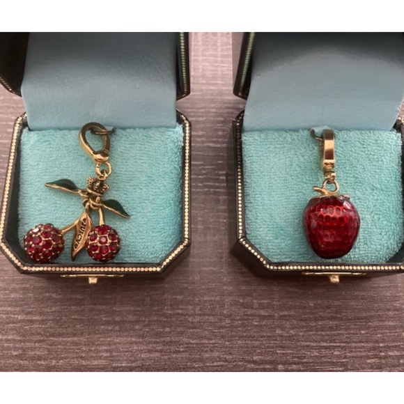 Juicy Couture Puffy Heart Charm Bracelet & 3 Removable Charms In Original Boxes - Picture 2 of 5